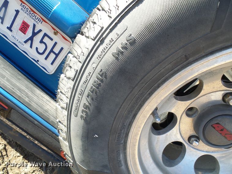 image for item DD1991 1990 Geo Tracker SUV