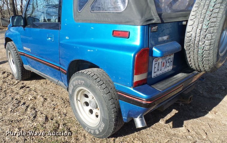 image for item DD1991 1990 Geo Tracker SUV