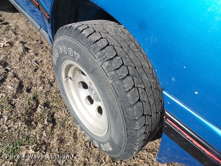 image for item DD1991 1990 Geo Tracker SUV