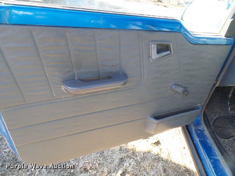 image for item DD1991 1990 Geo Tracker SUV