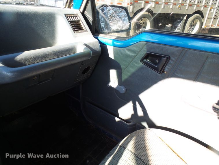 image for item DD1991 1990 Geo Tracker SUV