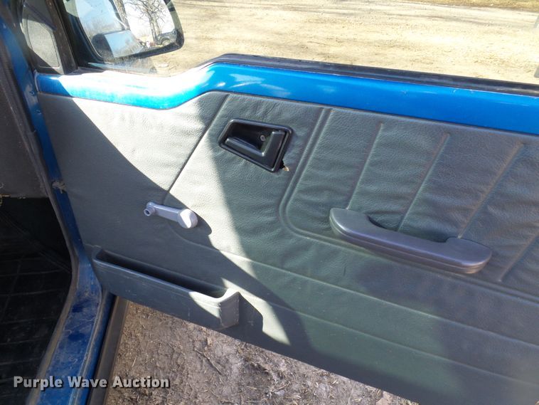 image for item DD1991 1990 Geo Tracker SUV