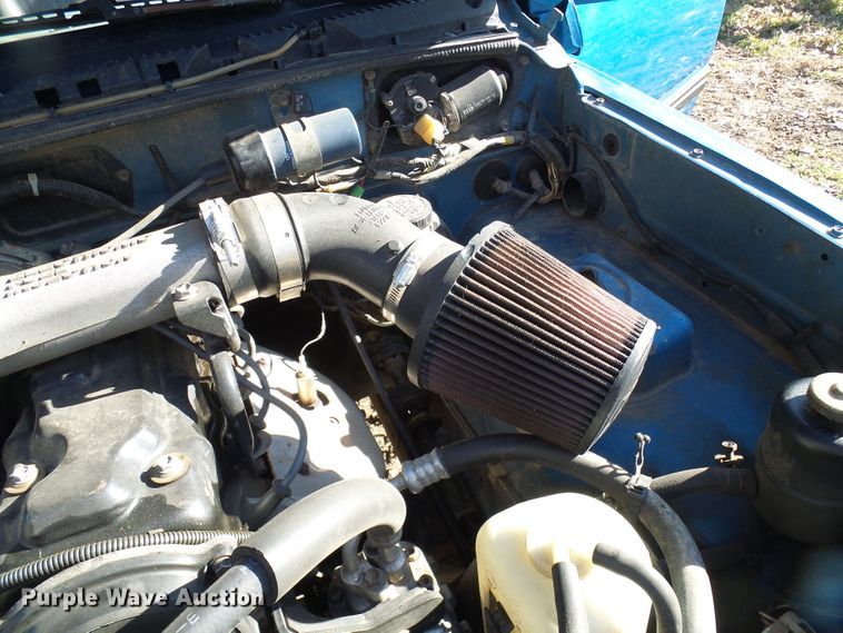 image for item DD1991 1990 Geo Tracker SUV