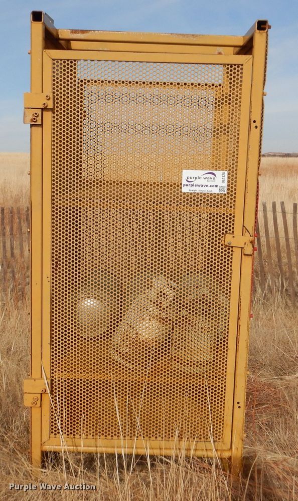 image for item DE1325 Propane bottle enclosure