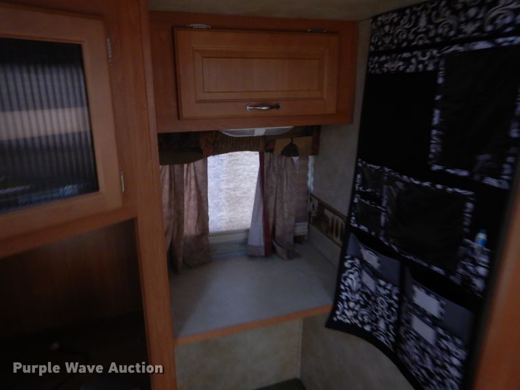 image for item DE1327 2007 Sundance 3200ES camper