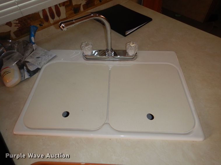 image for item DE1327 2007 Sundance 3200ES camper