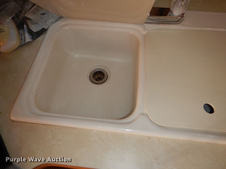 image for item DE1327 2007 Sundance 3200ES camper