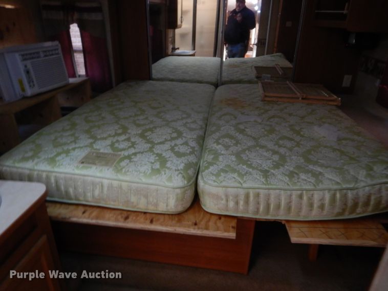 image for item DE1327 2007 Sundance 3200ES camper