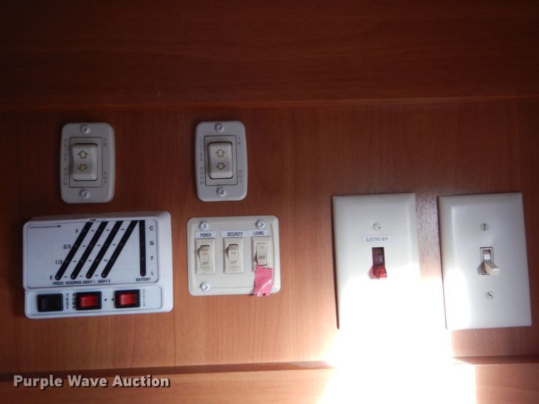 image for item DE1327 2007 Sundance 3200ES camper