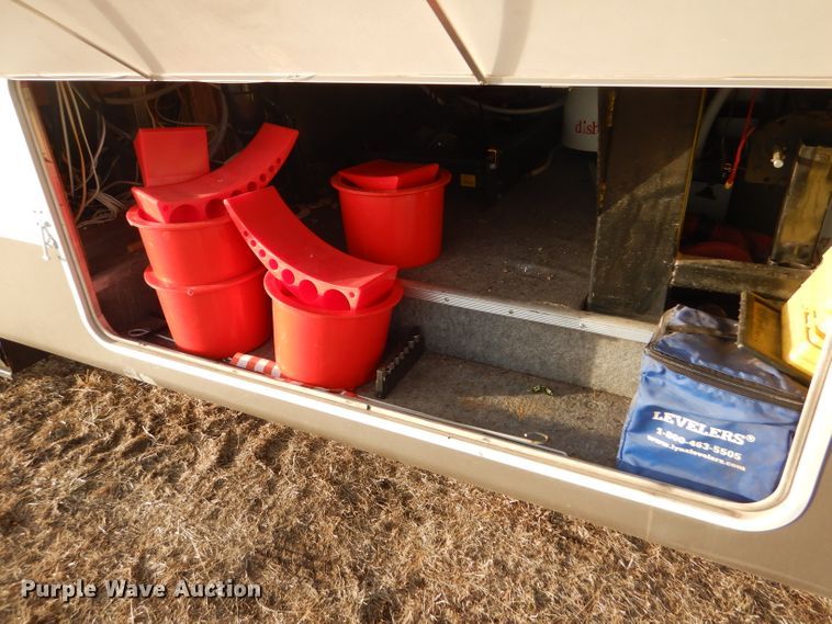 image for item DE1327 2007 Sundance 3200ES camper