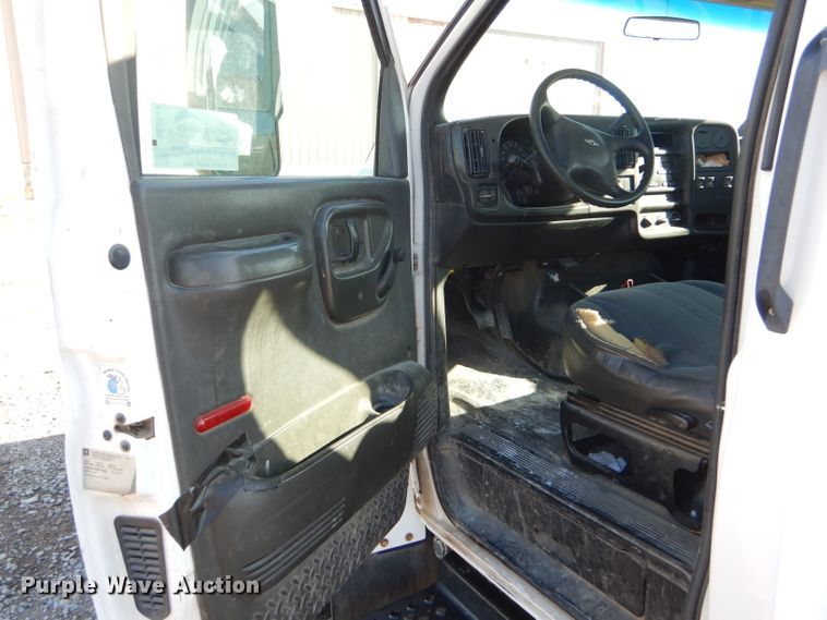 image for item DE1344 2009 Chevrolet C4500 truck cab and chassis