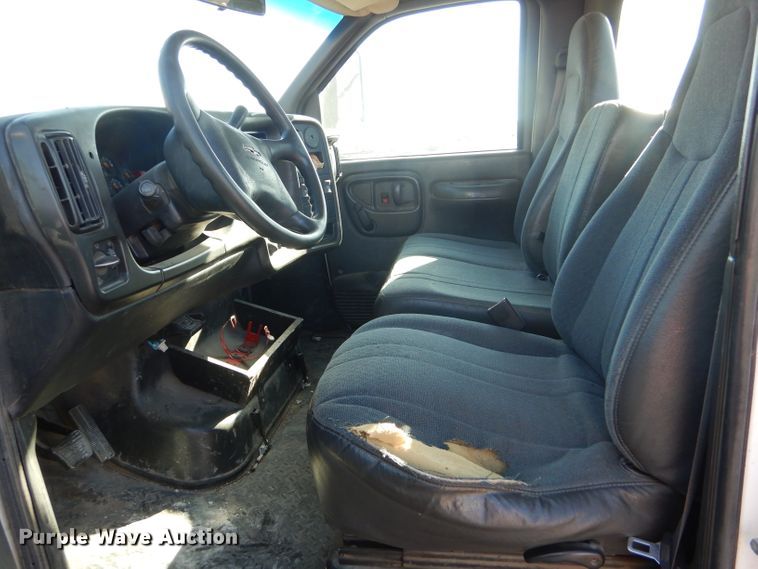 image for item DE1344 2009 Chevrolet C4500 truck cab and chassis