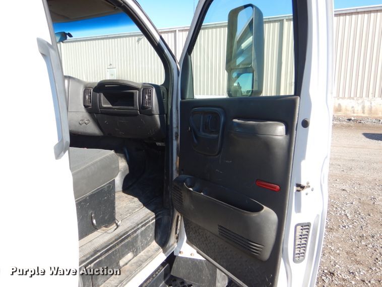 image for item DE1344 2009 Chevrolet C4500 truck cab and chassis