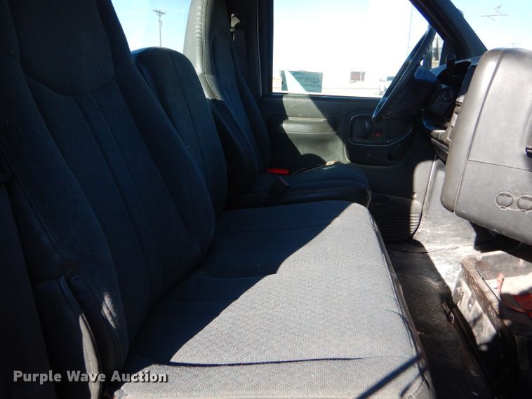 image for item DE1344 2009 Chevrolet C4500 truck cab and chassis