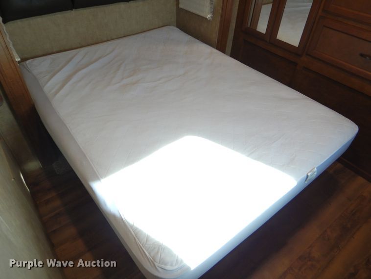 image for item DE1346 2015 KZRV Spree LX Superlite 320BS camper