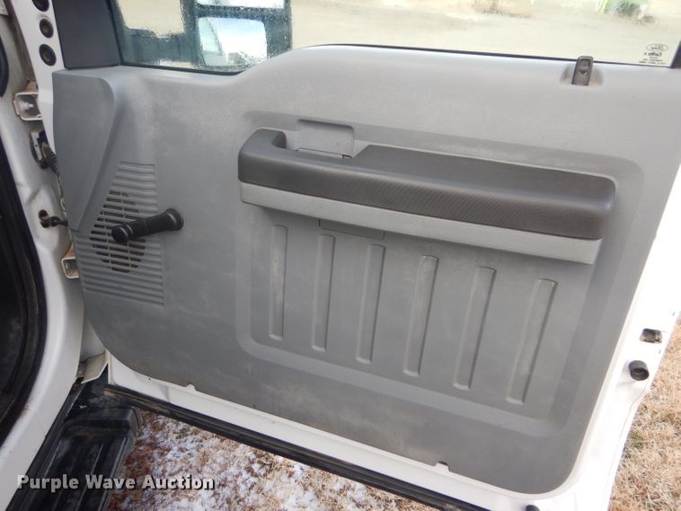 image for item DE1348 2014 Ford F250 Super Duty Crew Cab pickup truck