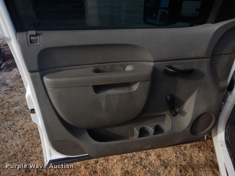 image for item DE1349 2012 Chevrolet Silverado 2500HD Ext. Cab pickup truck