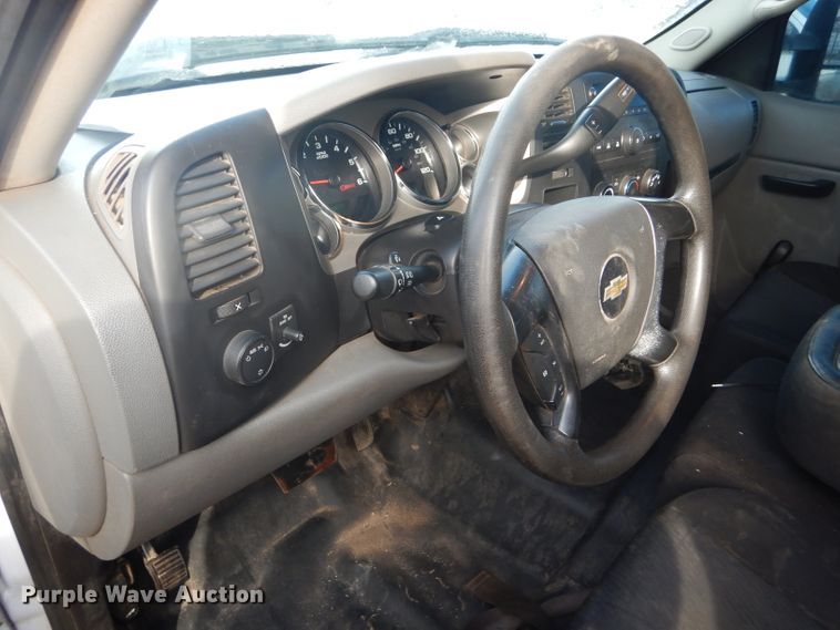 image for item DE1349 2012 Chevrolet Silverado 2500HD Ext. Cab pickup truck