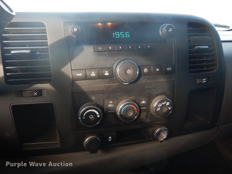 image for item DE1349 2012 Chevrolet Silverado 2500HD Ext. Cab pickup truck