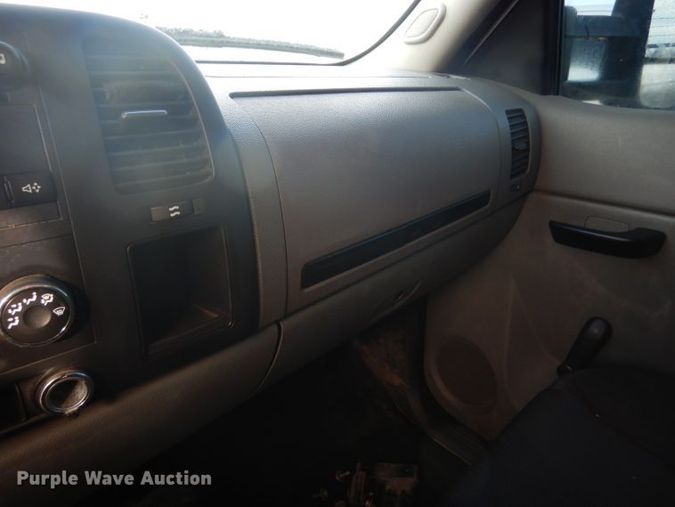 image for item DE1349 2012 Chevrolet Silverado 2500HD Ext. Cab pickup truck