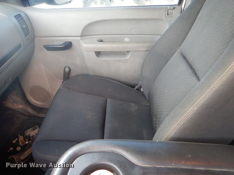 image for item DE1349 2012 Chevrolet Silverado 2500HD Ext. Cab pickup truck