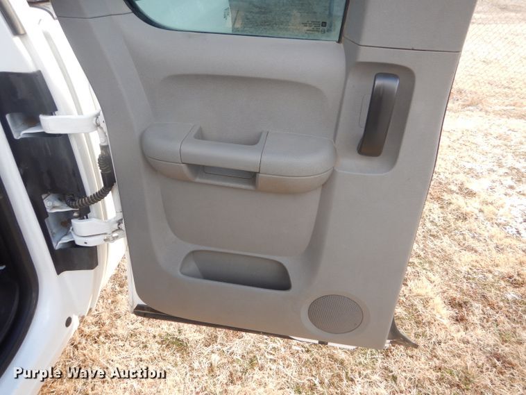 image for item DE1349 2012 Chevrolet Silverado 2500HD Ext. Cab pickup truck