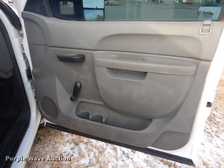 image for item DE1349 2012 Chevrolet Silverado 2500HD Ext. Cab pickup truck