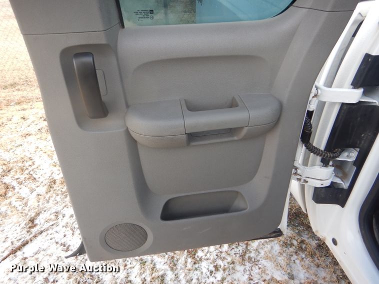 image for item DE1349 2012 Chevrolet Silverado 2500HD Ext. Cab pickup truck