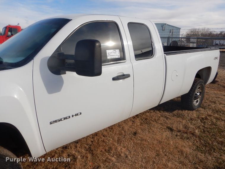 image for item DE1349 2012 Chevrolet Silverado 2500HD Ext. Cab pickup truck