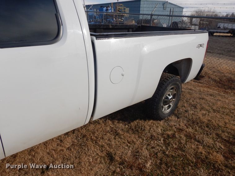 image for item DE1349 2012 Chevrolet Silverado 2500HD Ext. Cab pickup truck