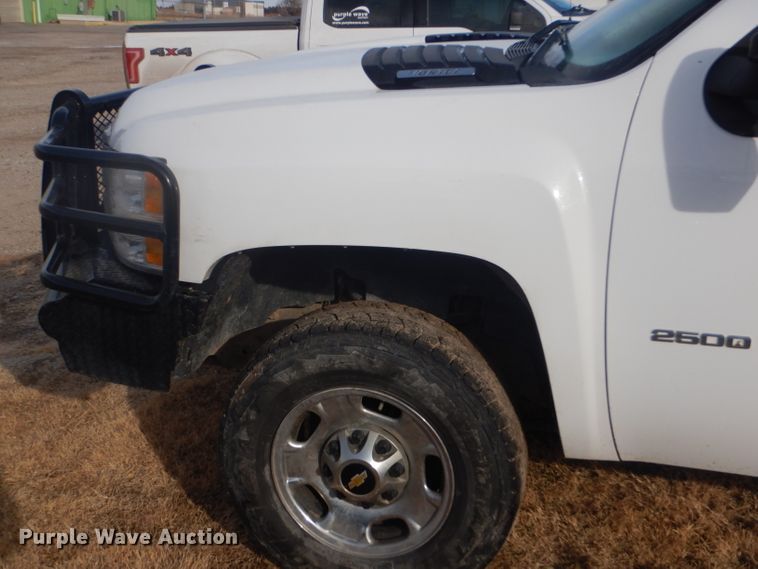 image for item DE1349 2012 Chevrolet Silverado 2500HD Ext. Cab pickup truck