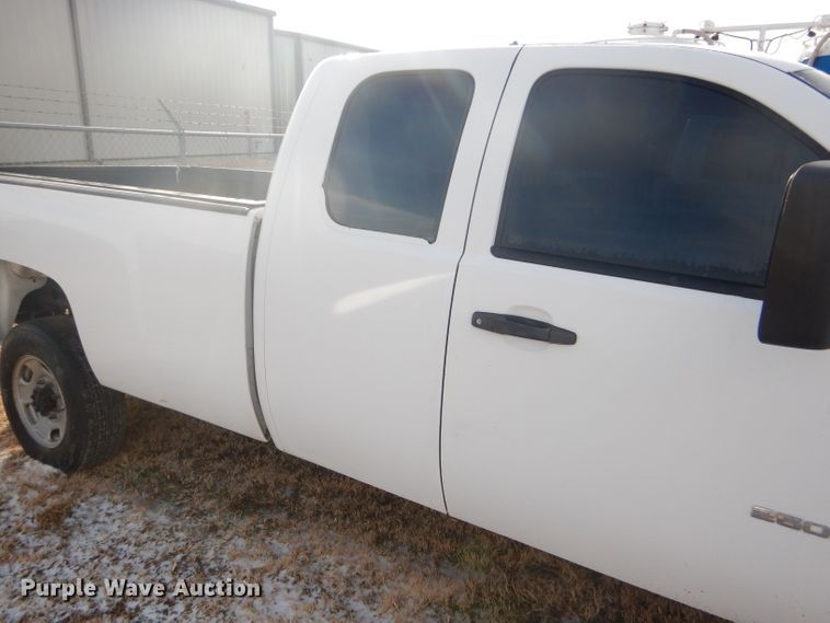 image for item DE1349 2012 Chevrolet Silverado 2500HD Ext. Cab pickup truck