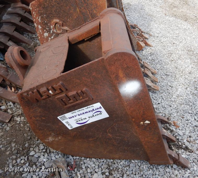 Wain Roy 16"W backhoe bucket in Olathe, KS Item DE4216 sold Purple Wave
