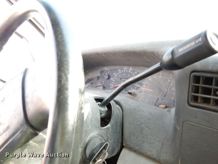 image for item DE4225 1999 Ford F250 Super Duty utility bed pickup truck