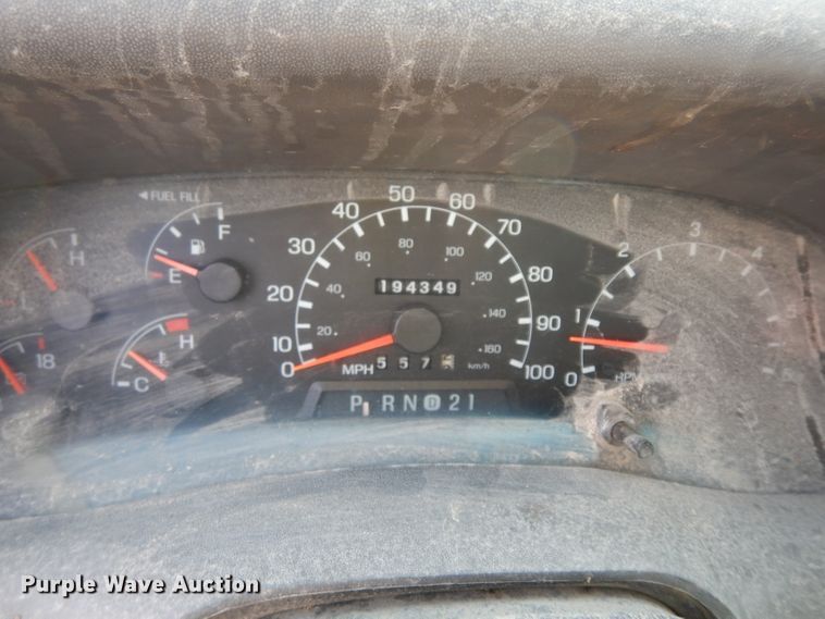 image for item DE4225 1999 Ford F250 Super Duty utility bed pickup truck