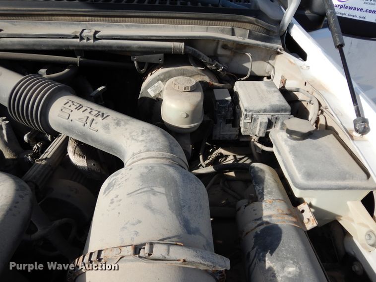 image for item DE4225 1999 Ford F250 Super Duty utility bed pickup truck