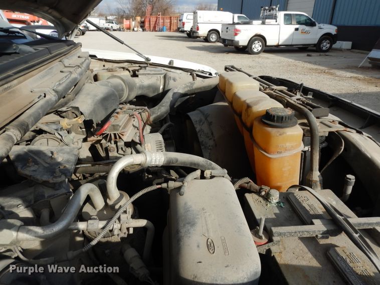 image for item DE4225 1999 Ford F250 Super Duty utility bed pickup truck