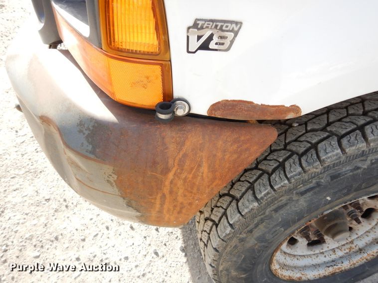 image for item DE4225 1999 Ford F250 Super Duty utility bed pickup truck