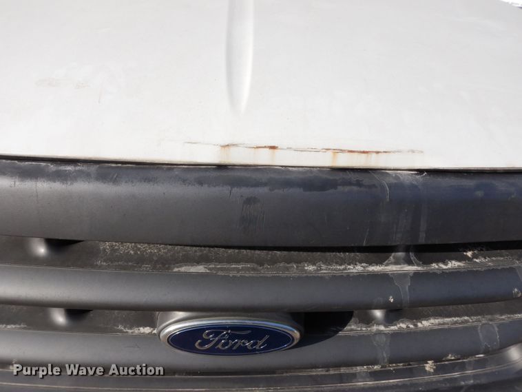 image for item DE4225 1999 Ford F250 Super Duty utility bed pickup truck