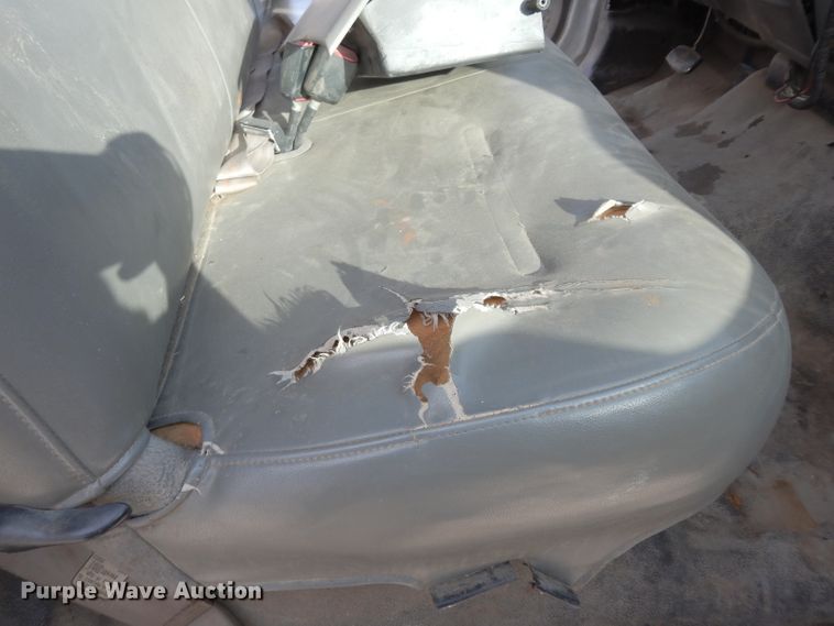 image for item DE4225 1999 Ford F250 Super Duty utility bed pickup truck