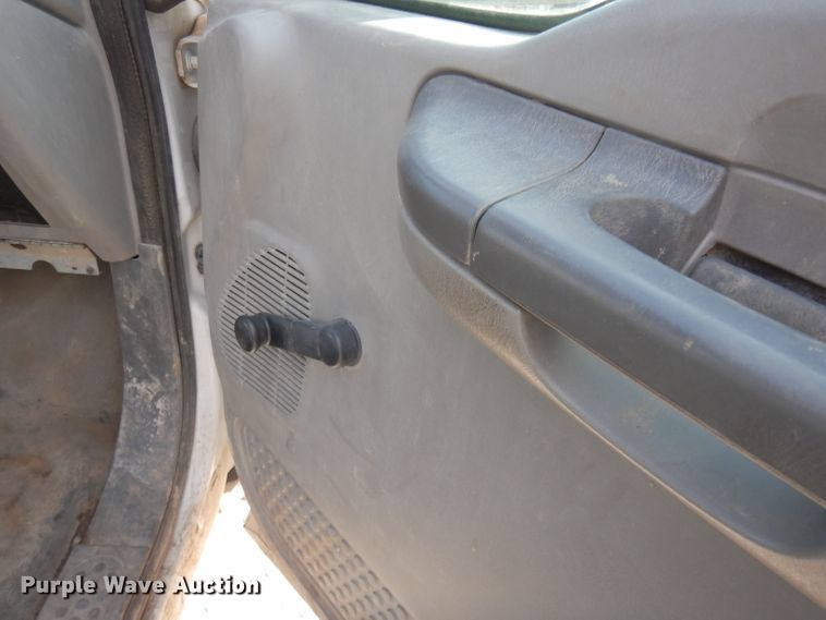 image for item DE4225 1999 Ford F250 Super Duty utility bed pickup truck