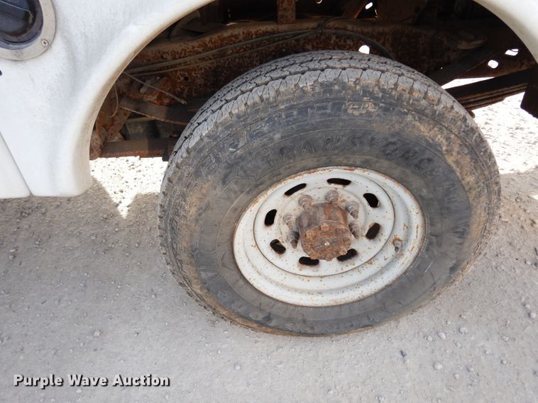 image for item DE4225 1999 Ford F250 Super Duty utility bed pickup truck