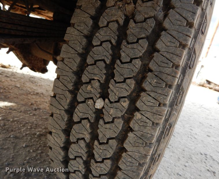 image for item DE4225 1999 Ford F250 Super Duty utility bed pickup truck