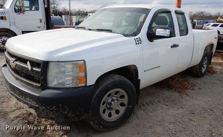 image for item DE4226 2008 Chevrolet Silverado 1500 Ext. Cab pickup truck