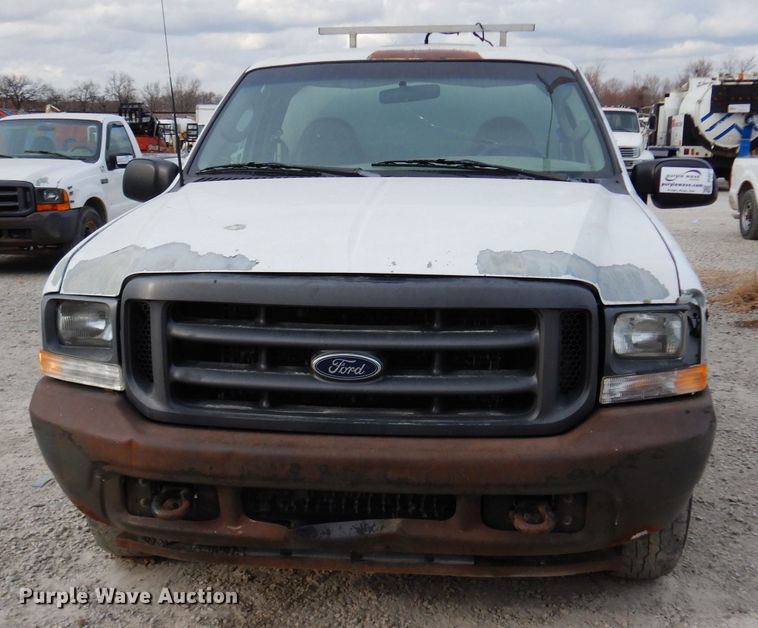 image for item DE4227 2003 Ford F250 Super Duty XL pickup truck