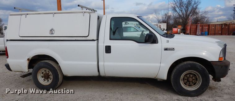 image for item DE4227 2003 Ford F250 Super Duty XL pickup truck