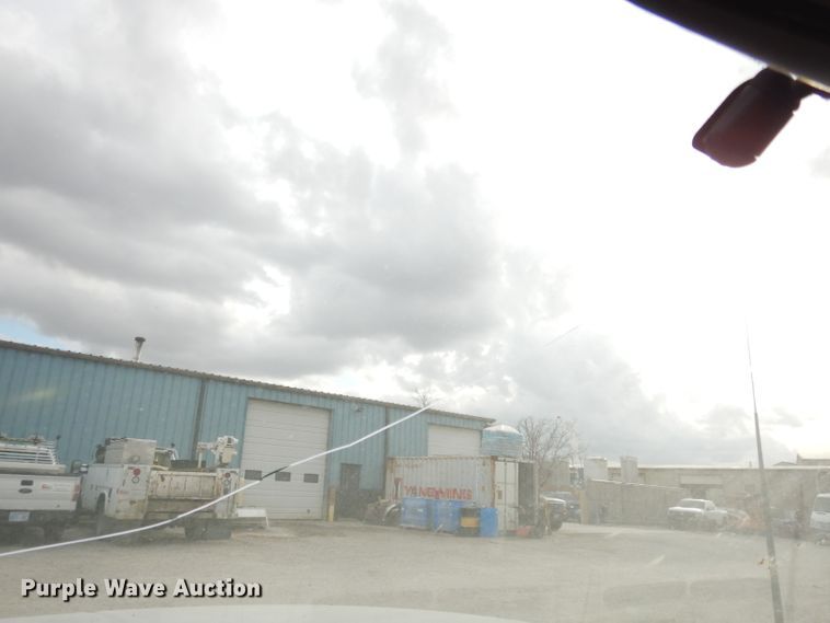 image for item DE4227 2003 Ford F250 Super Duty XL pickup truck