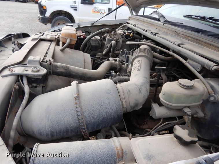 image for item DE4227 2003 Ford F250 Super Duty XL pickup truck