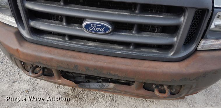 image for item DE4227 2003 Ford F250 Super Duty XL pickup truck