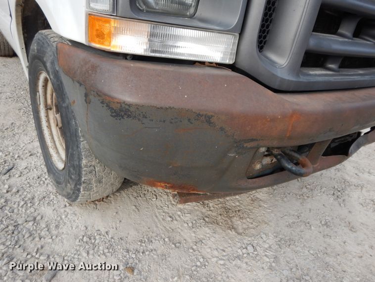 image for item DE4227 2003 Ford F250 Super Duty XL pickup truck